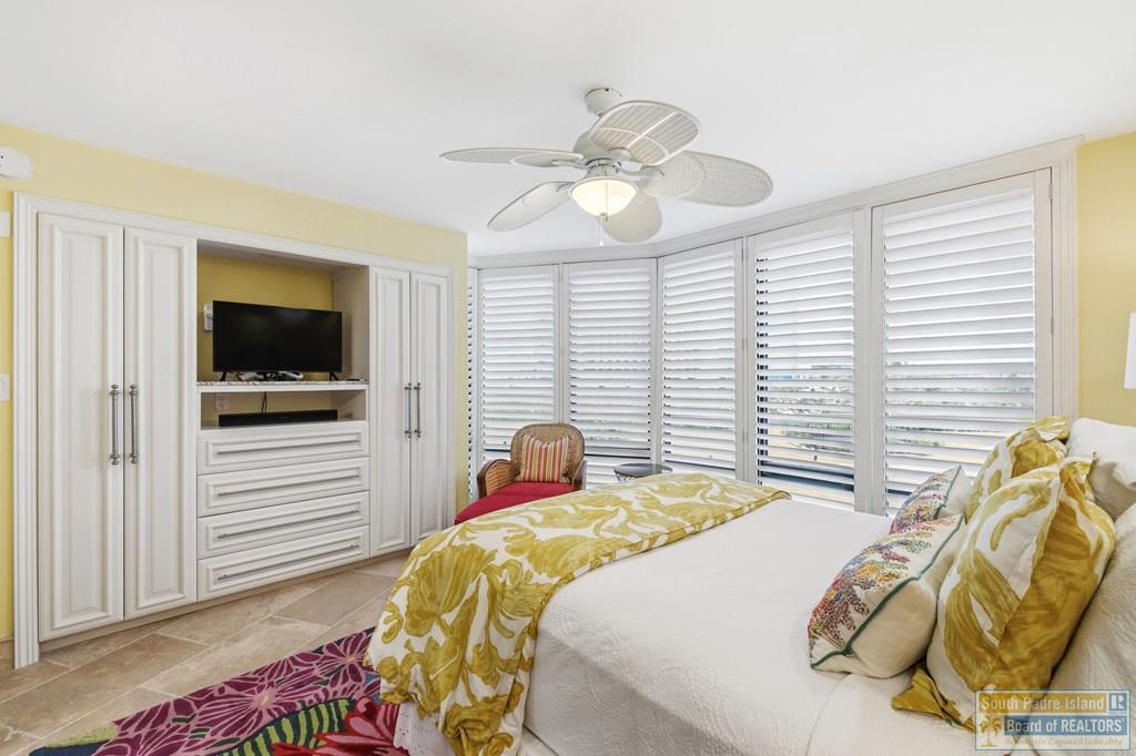 South Padre Island, Texas, 78597, United States, 4 Bedrooms Bedrooms, ,3 BathroomsBathrooms,Residential,Active,2044182