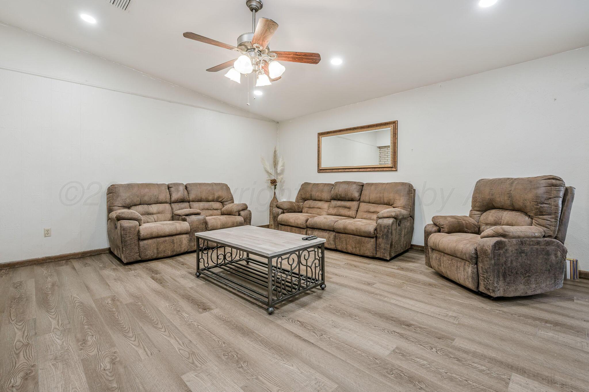 505 E Pear Avenue, Dumas, Texas image 3