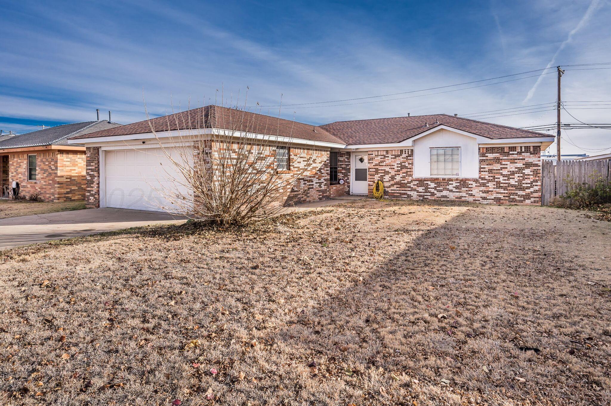 1709 W Sunset Avenue, Dumas, Texas image 1