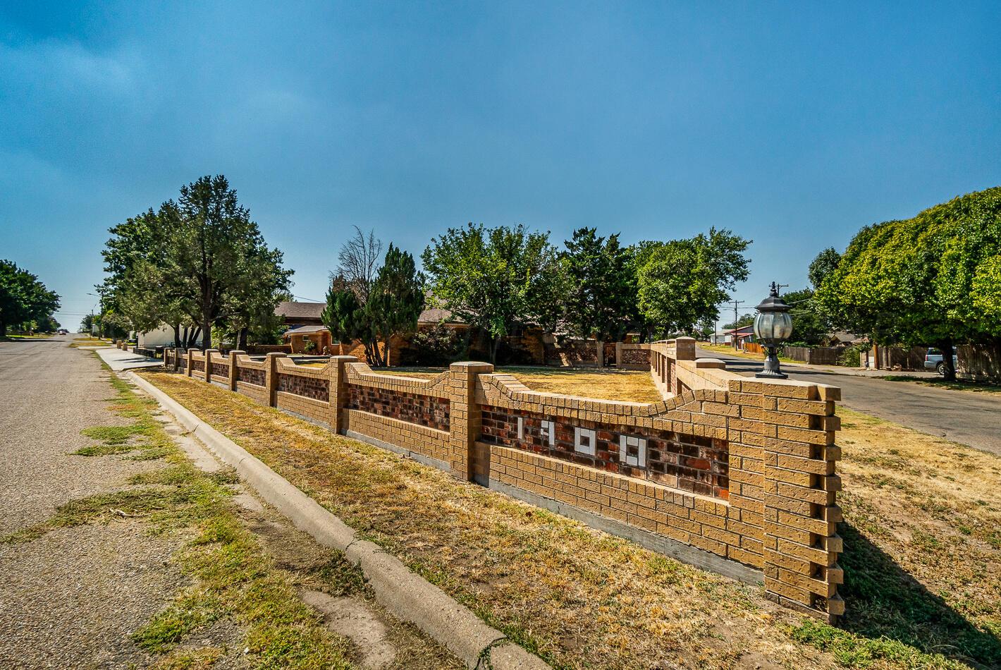 1900 Hemlock Street, Borger, Texas image 47