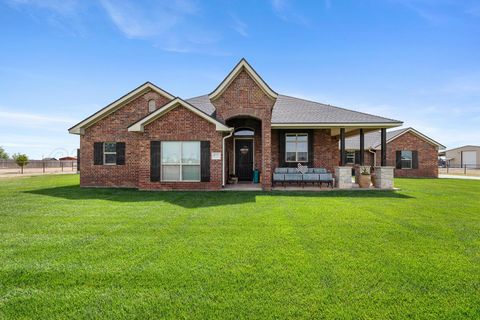 Homes For Sale - 5501 Mesquite Springs Trail<br/> Amarillo, TX 79119
