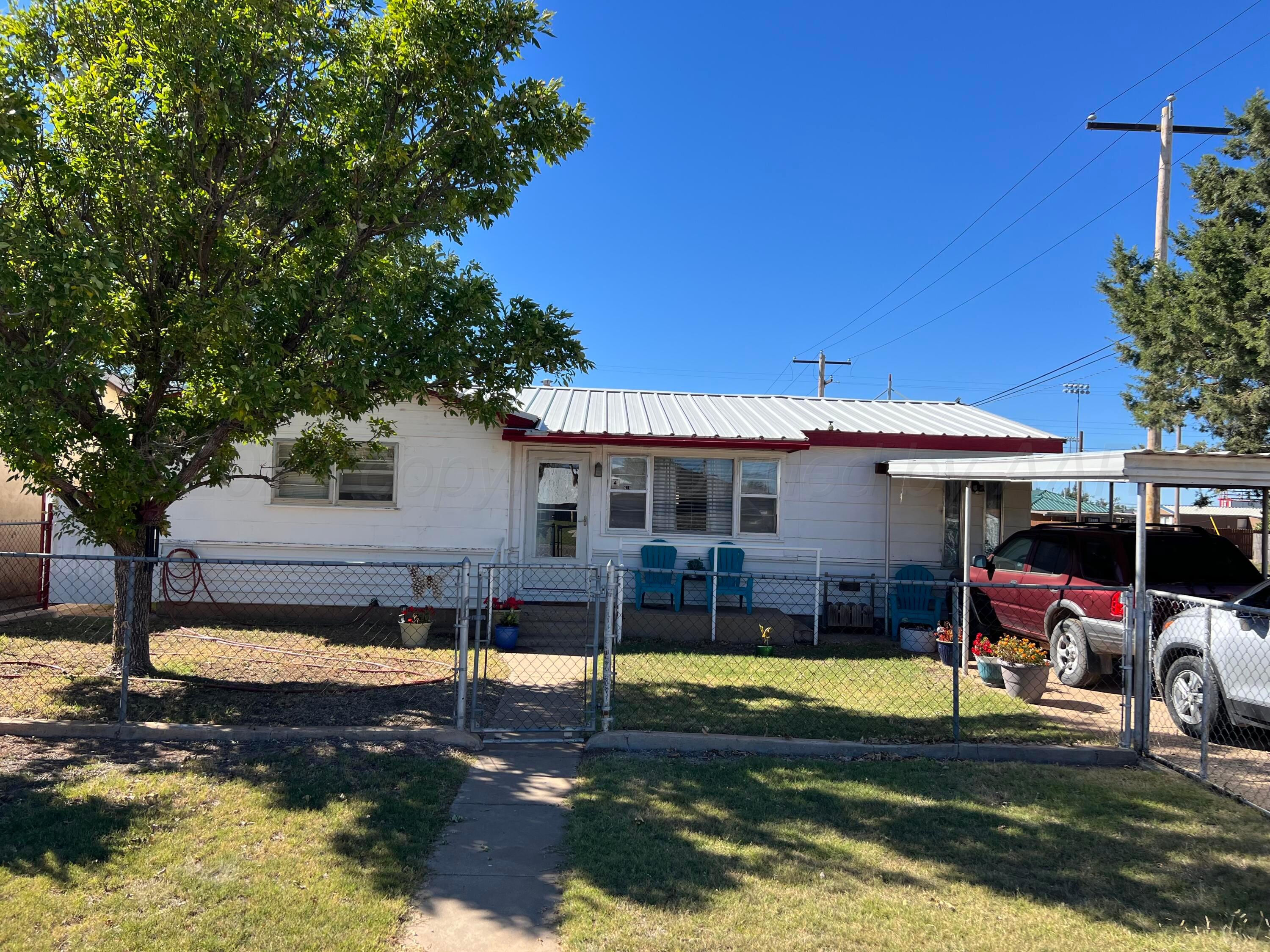 611 Ashland Avenue, Friona, Texas image 1