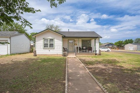 Homes For Sale - 4000 Parker Street<br/> Amarillo, TX 79110