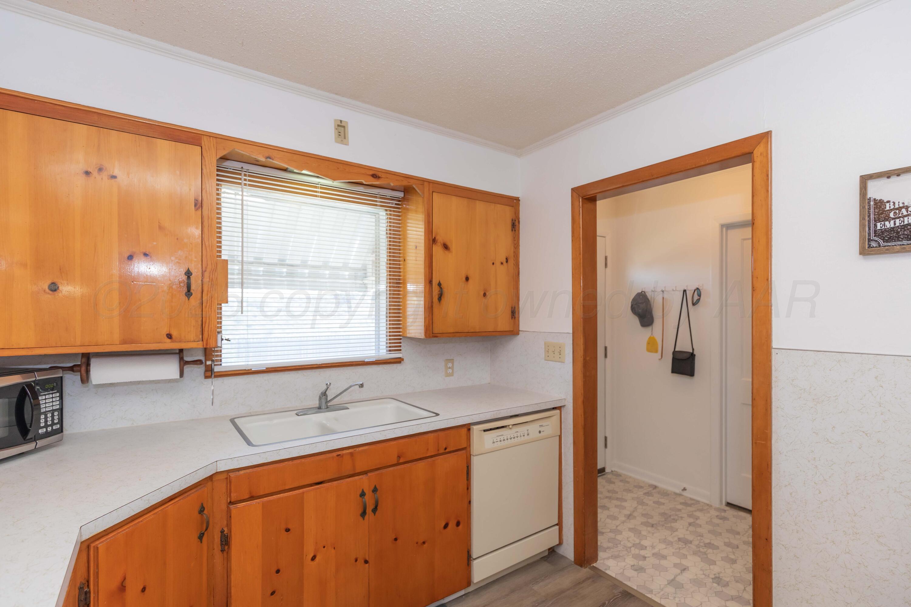 714 Montana Street, Borger, Alaska image 12