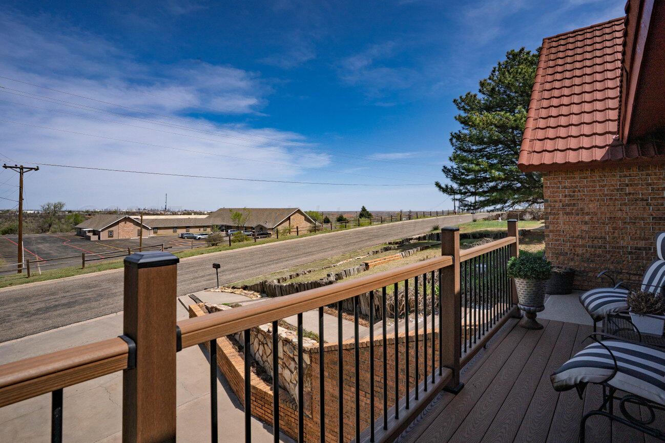 304 Gardner Street, Borger, Texas image 3