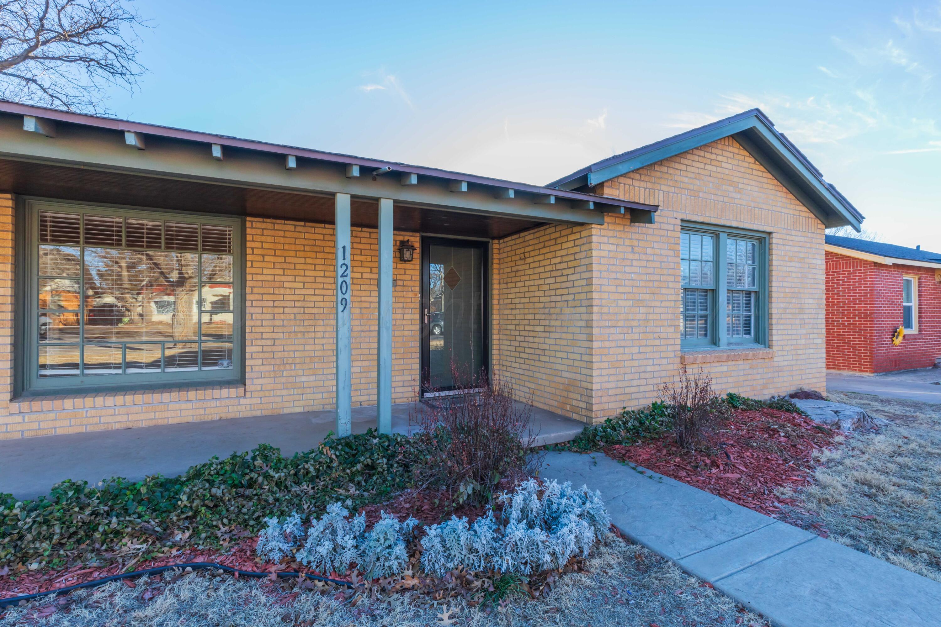 1209 S Travis Street, Amarillo, Texas image 2