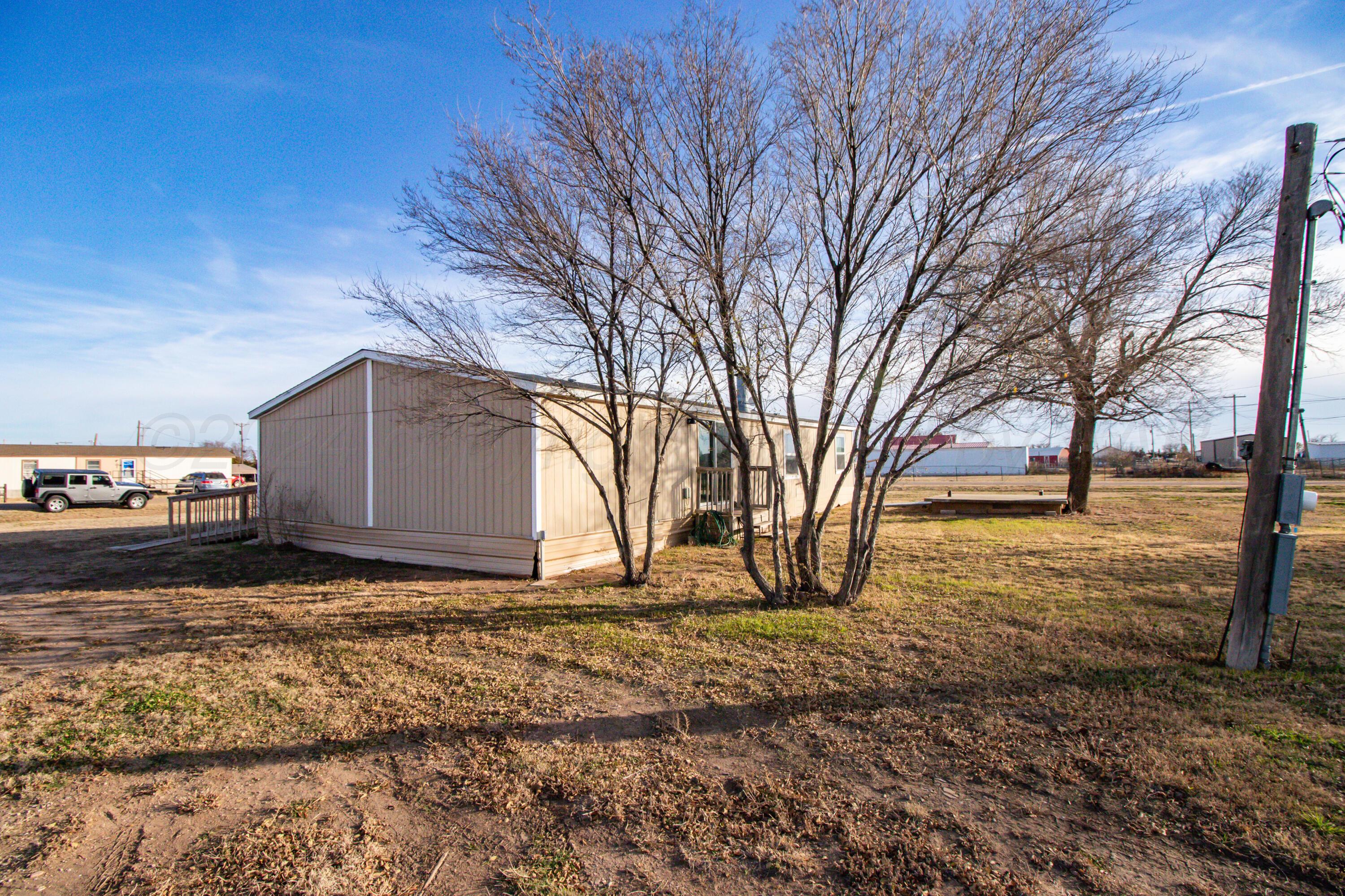 710 Dyer Street, Claude, Texas image 30