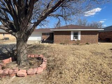 Homes For Sale - 2120 N Lea Street<br/> Gray County, Pampa, TX 79065