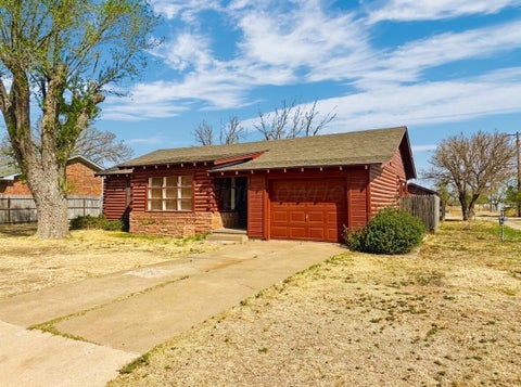 Homes For Sale - 506 NW 4th Street<br/> Swisher County, Tulia, TX 79088
