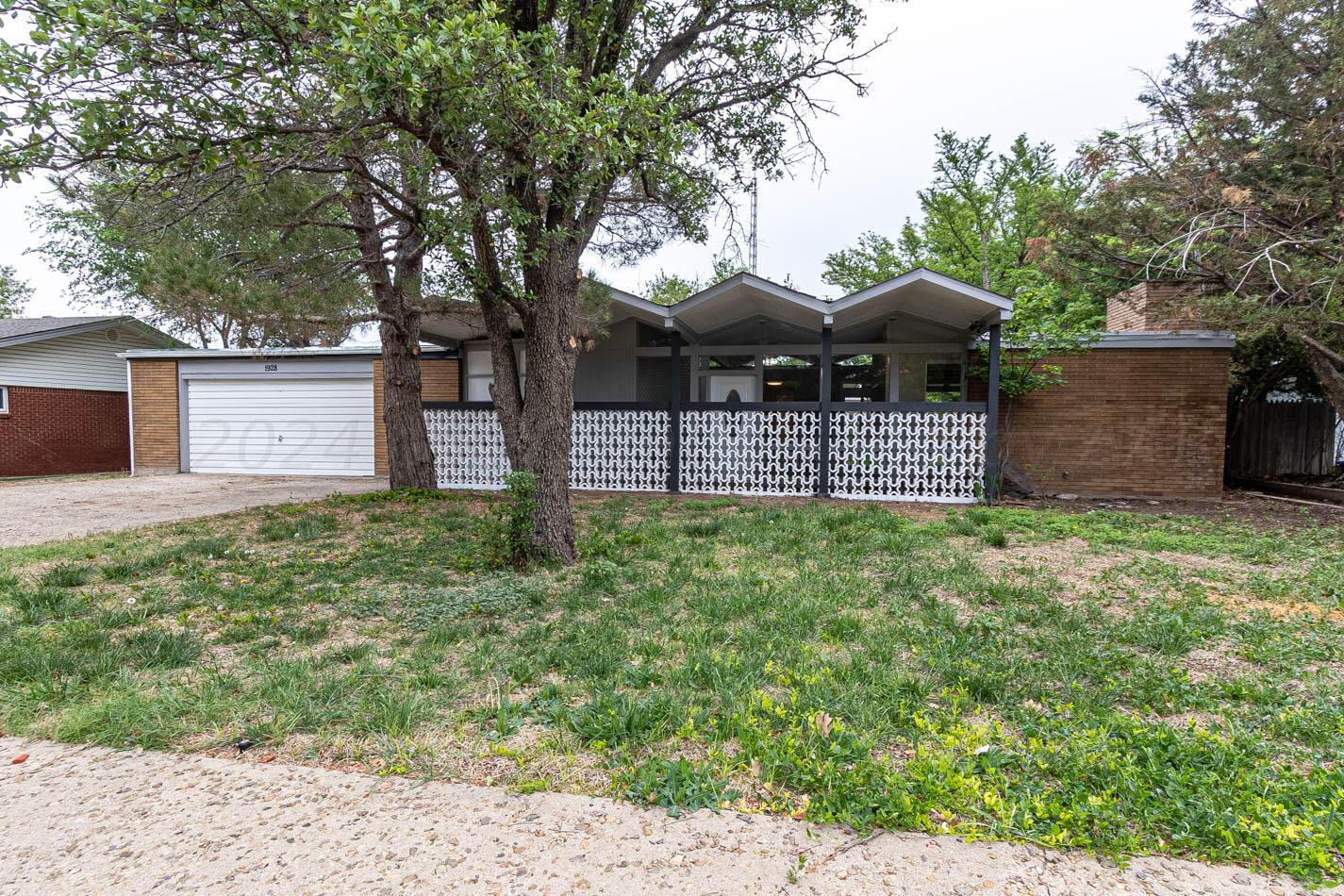 1928 Grape Lane, Pampa, Texas image 1