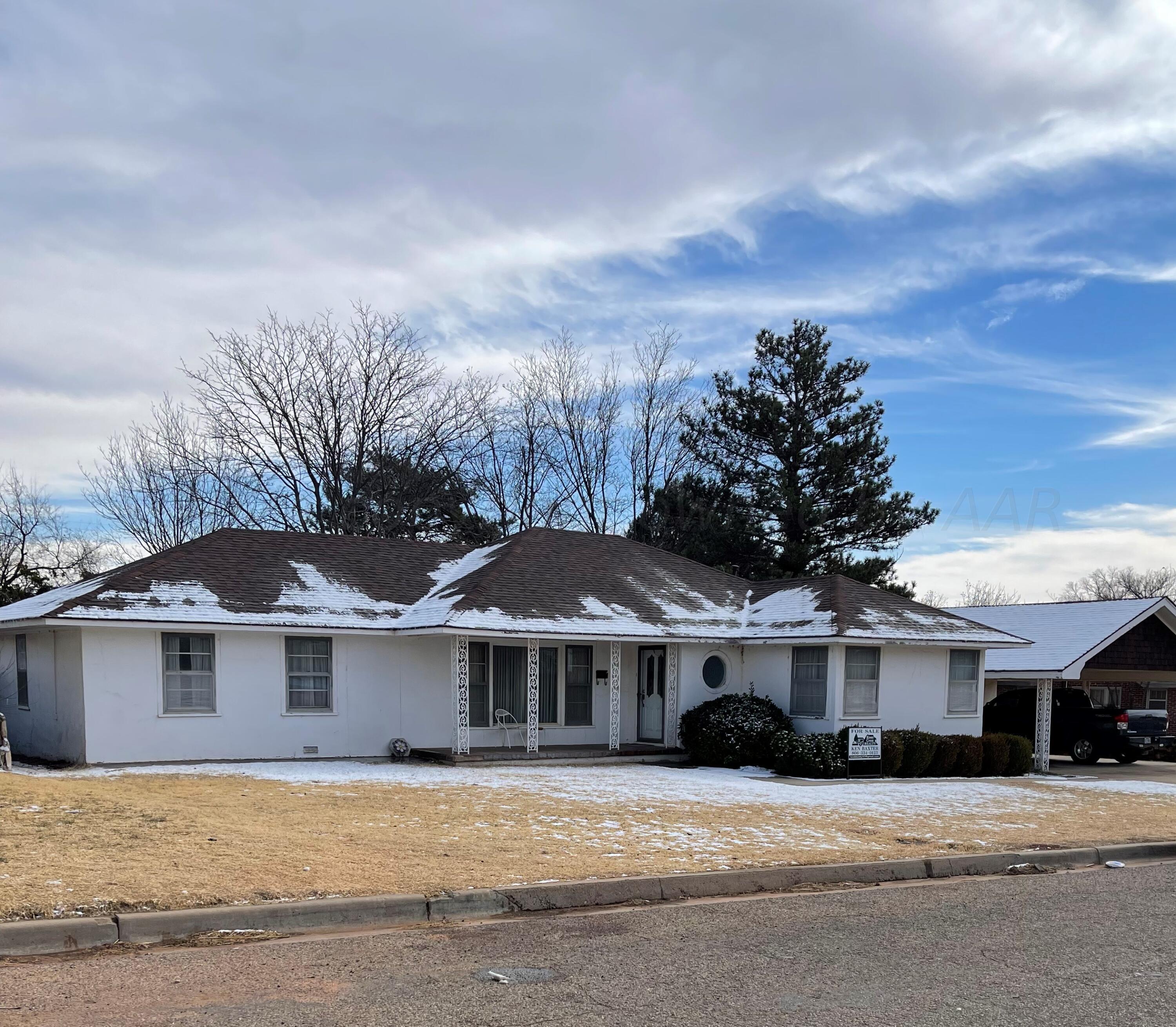 608 N Wall Street, Shamrock, Texas image 1