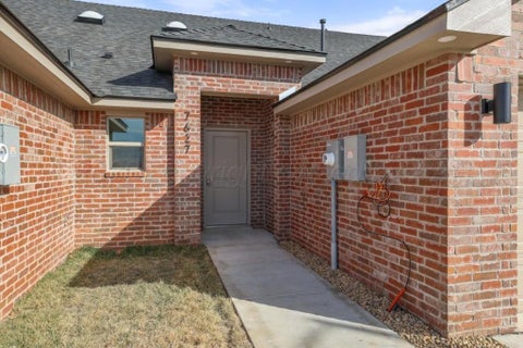 Townhouse For Rent - 7627 Woodford Avenue<br/> Amarillo, TX 79110