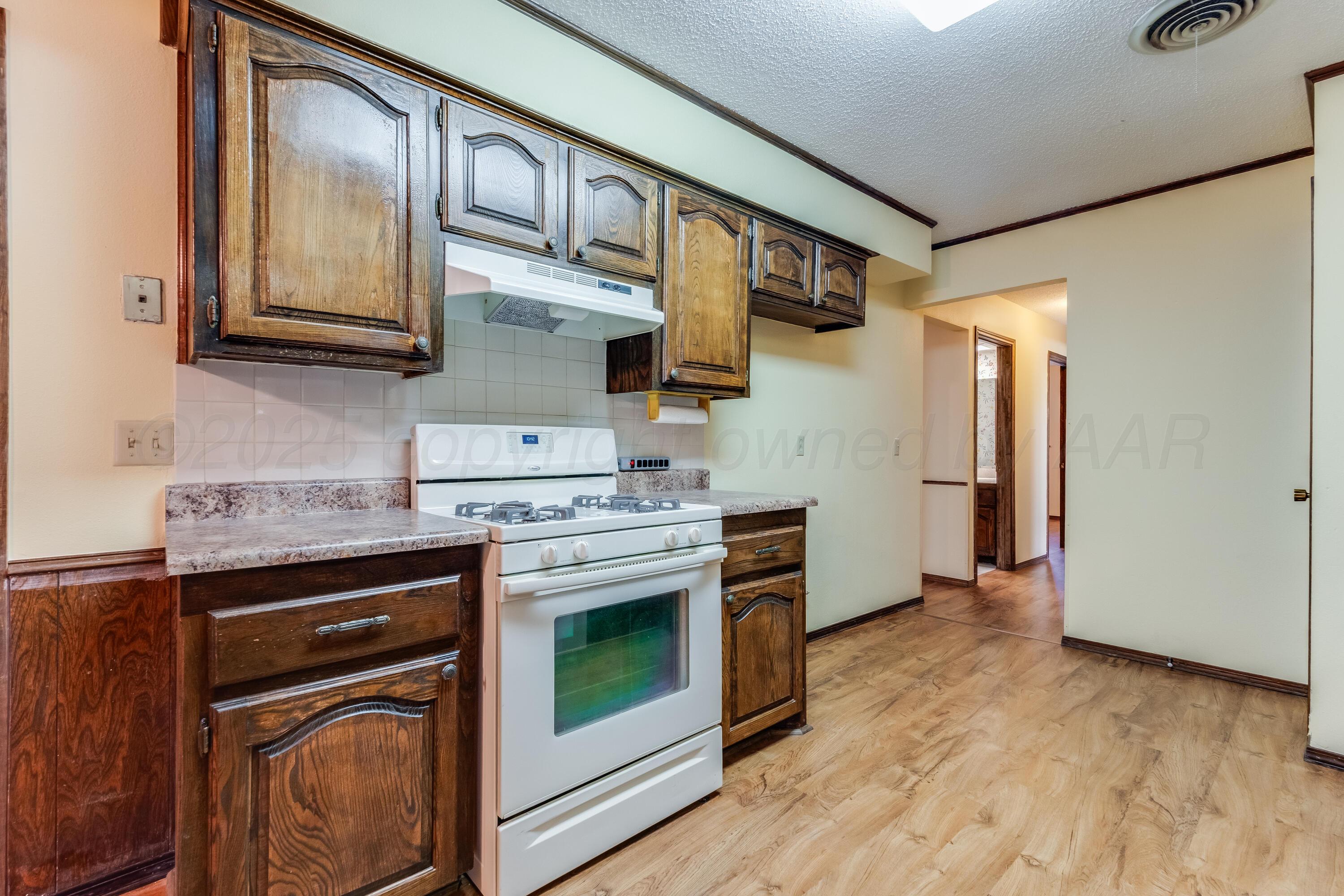 136 Ironwood Street, Hereford, Texas image 7