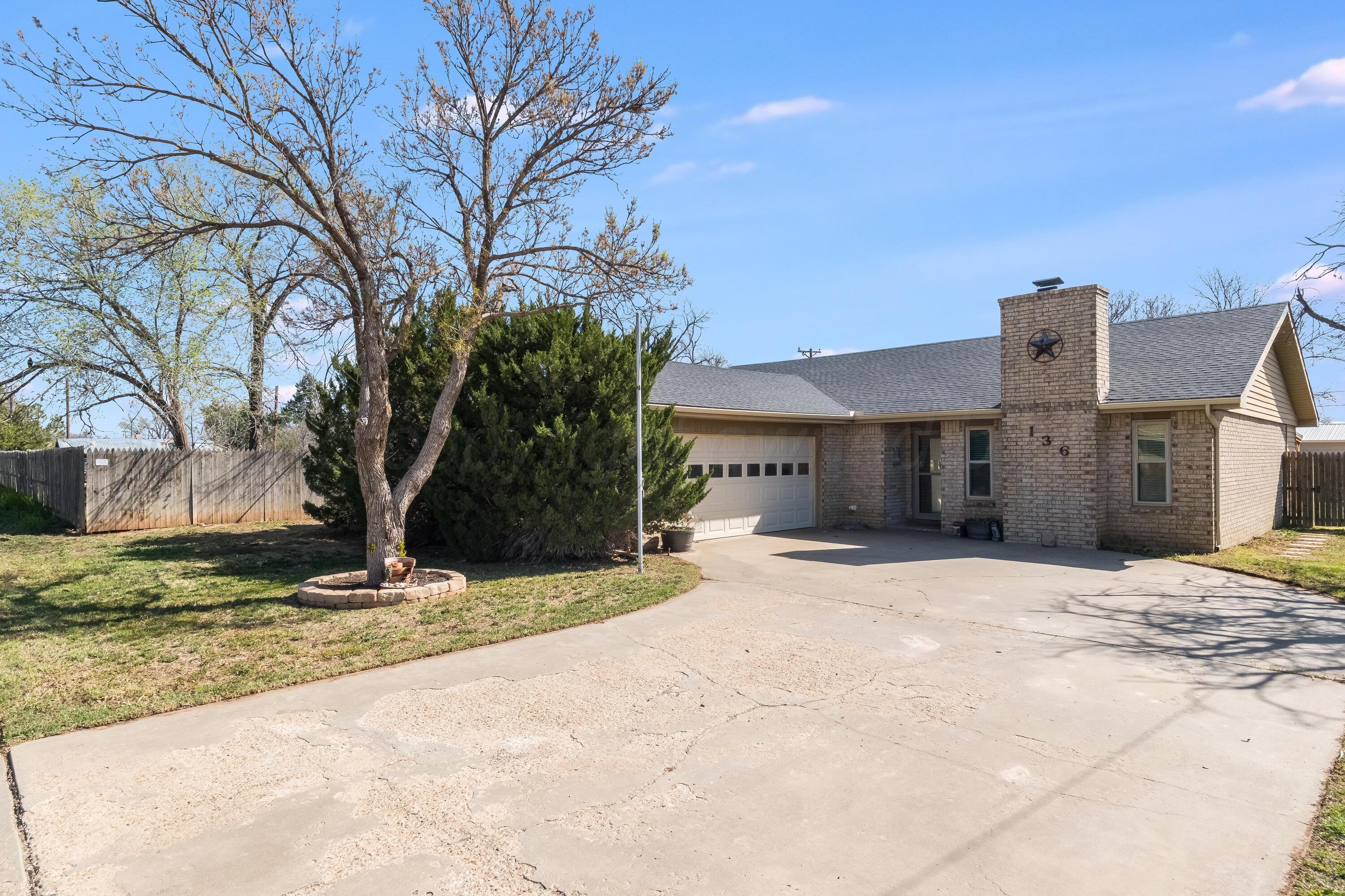 136 Ironwood Street, Hereford, Texas image 1