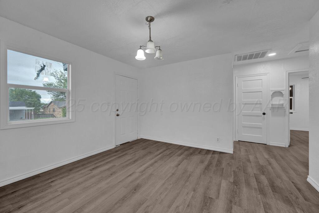 301 Estireno Street, Borger, West Virginia image 4