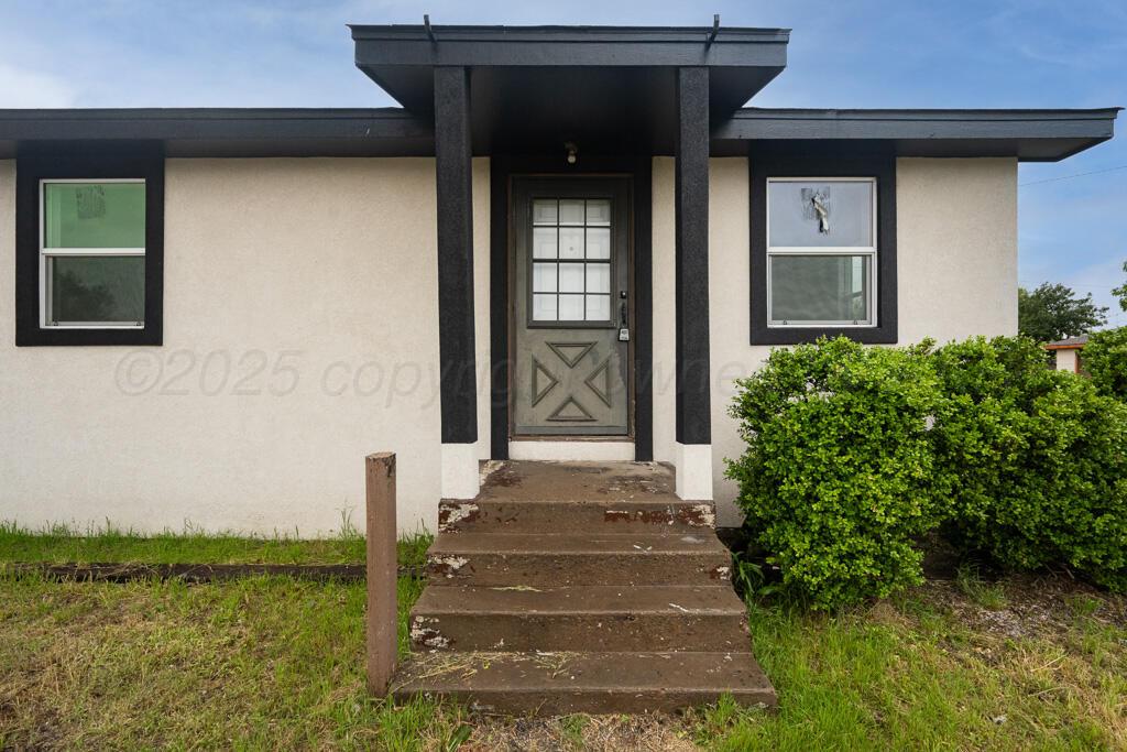 301 Estireno Street, Borger, West Virginia image 1