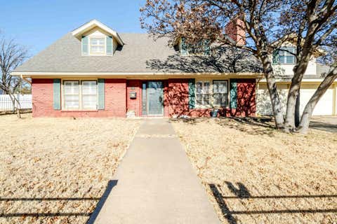 Homes For Sale - 39 Crockett Drive<br/> Tulia, TX 79088