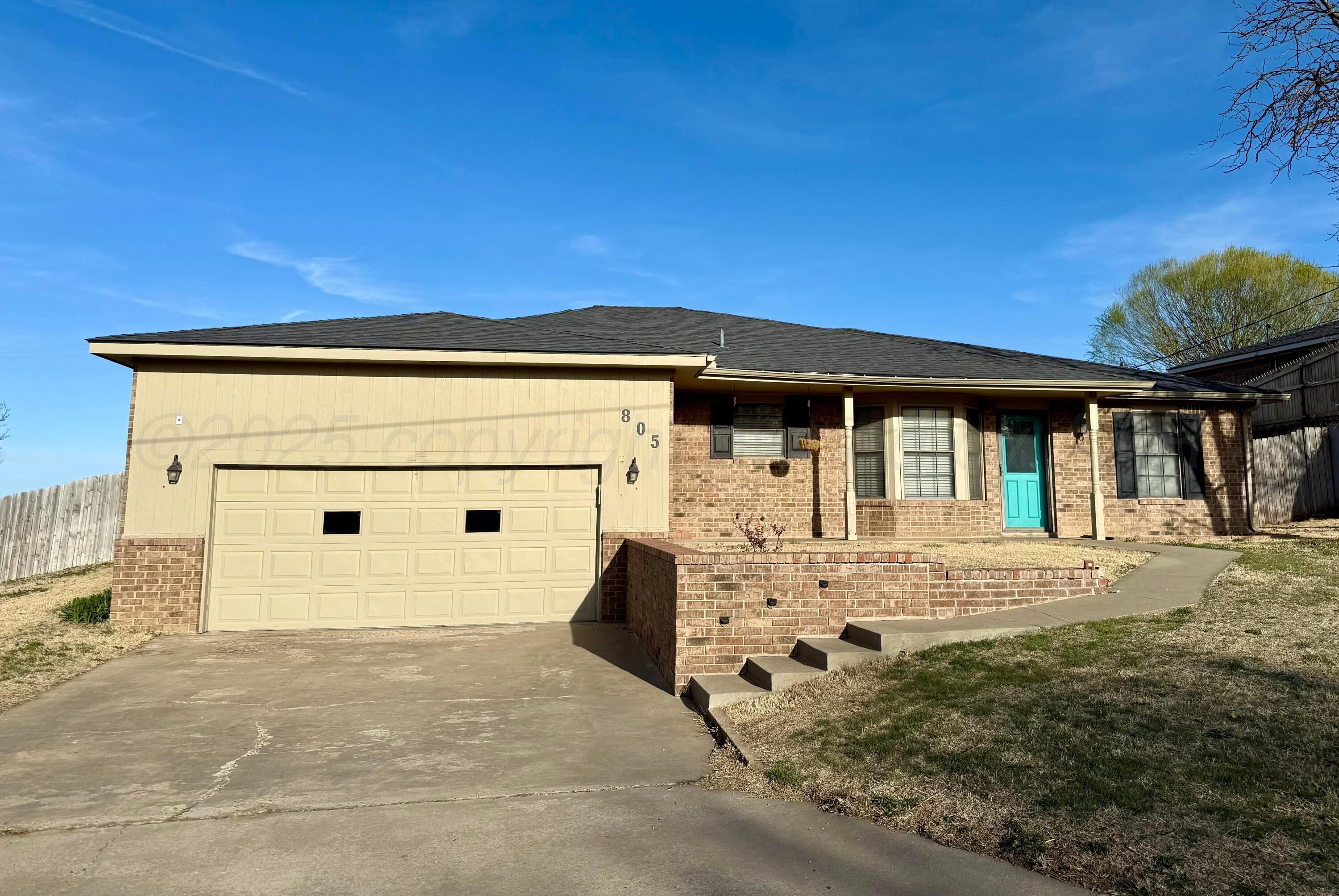 805 W Skyline Drive, Borger, Texas image 2
