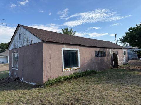 Homes For Sale - 407 W Elm Street<br/> Fritch, TX 79036