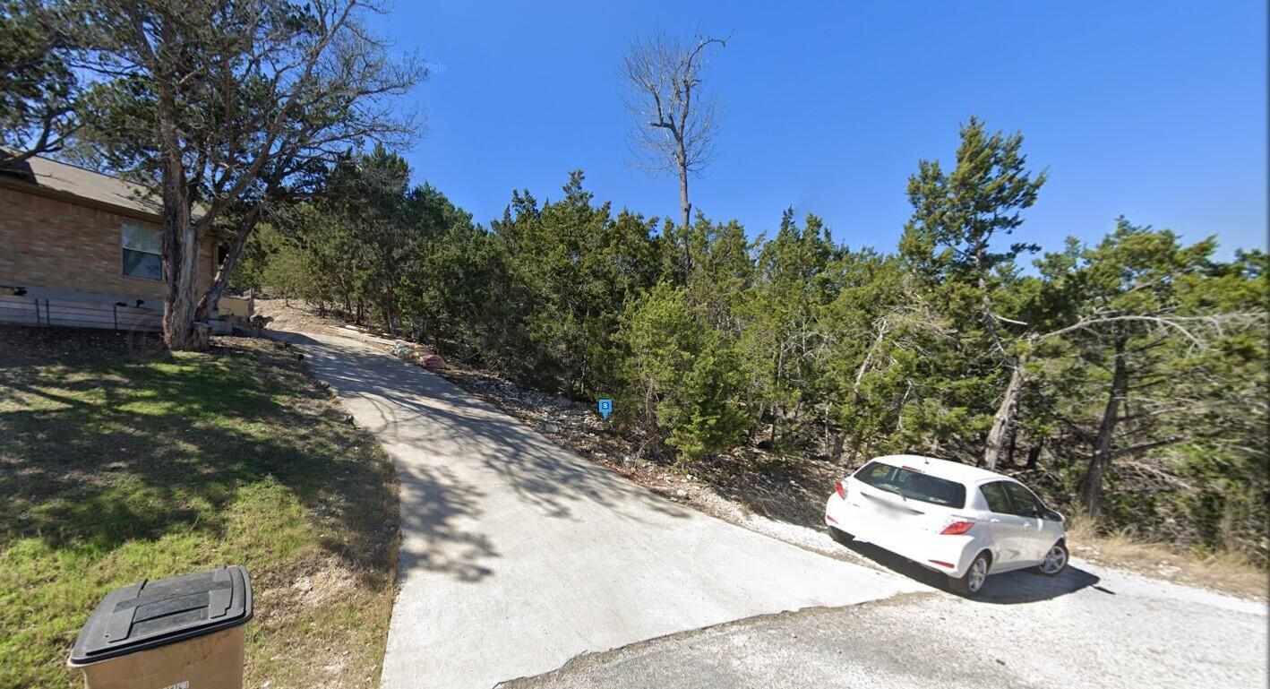 135 Valle Vista Drive, Kerrville, Texas image 3