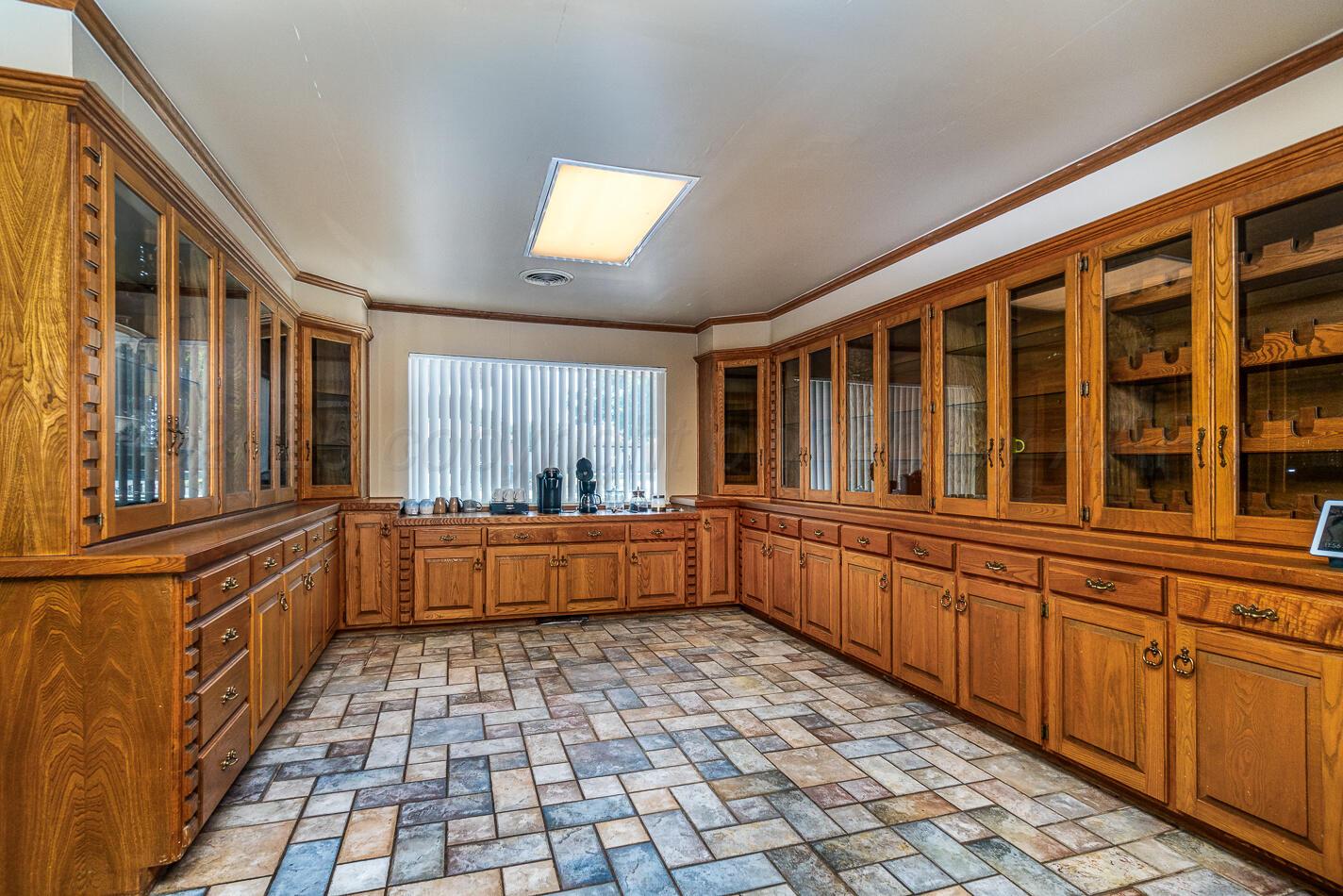 1900 Hemlock Street, Borger, Alaska image 10