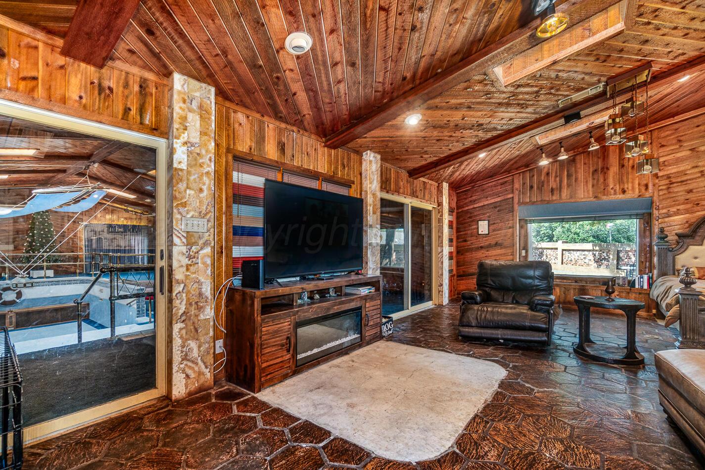 1900 Hemlock Street, Borger, Alaska image 34