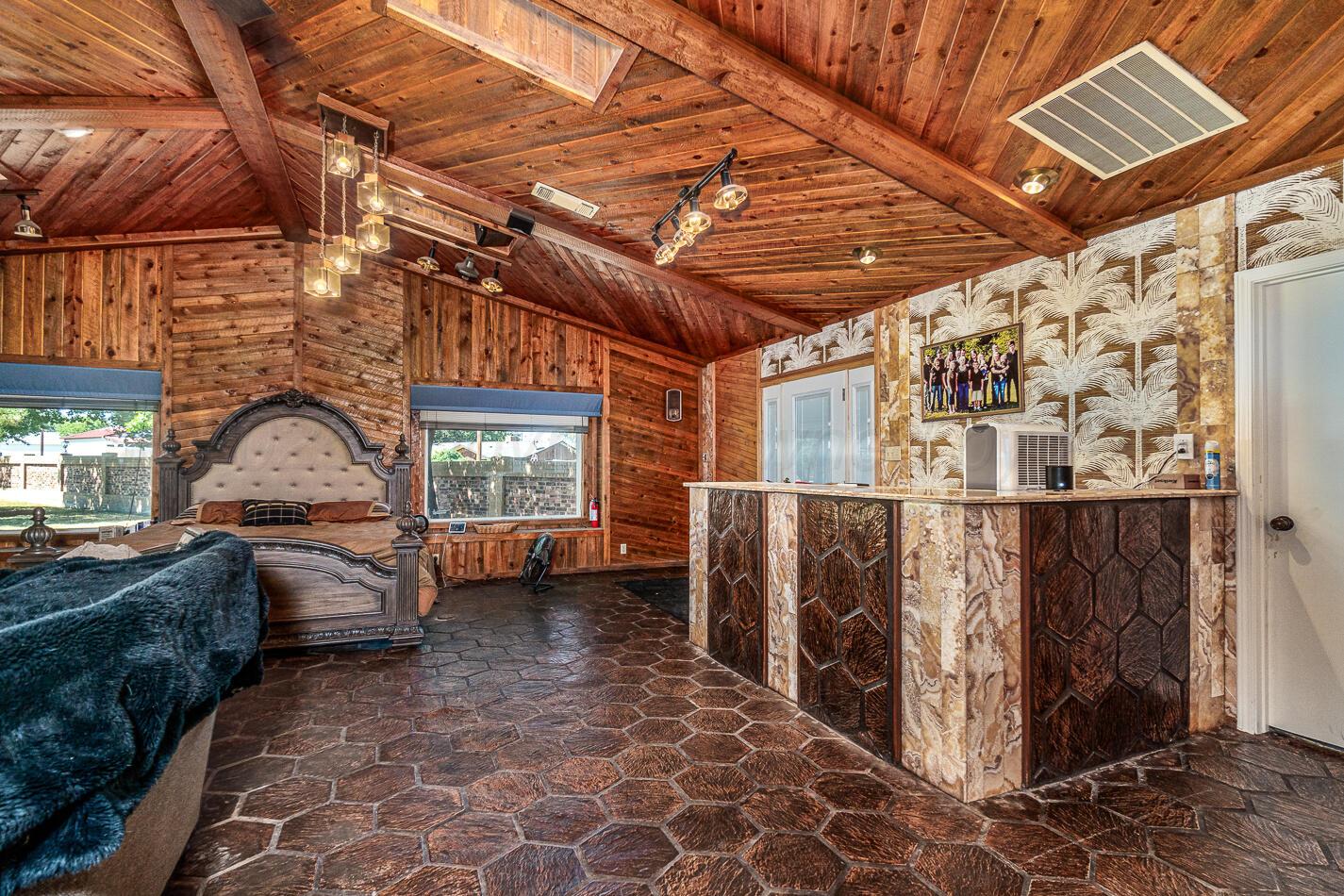 1900 Hemlock Street, Borger, Alaska image 35