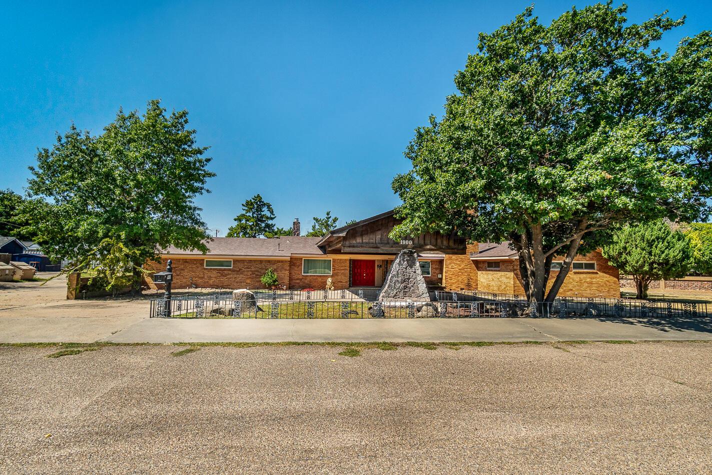 1900 Hemlock Street, Borger, Alaska image 1