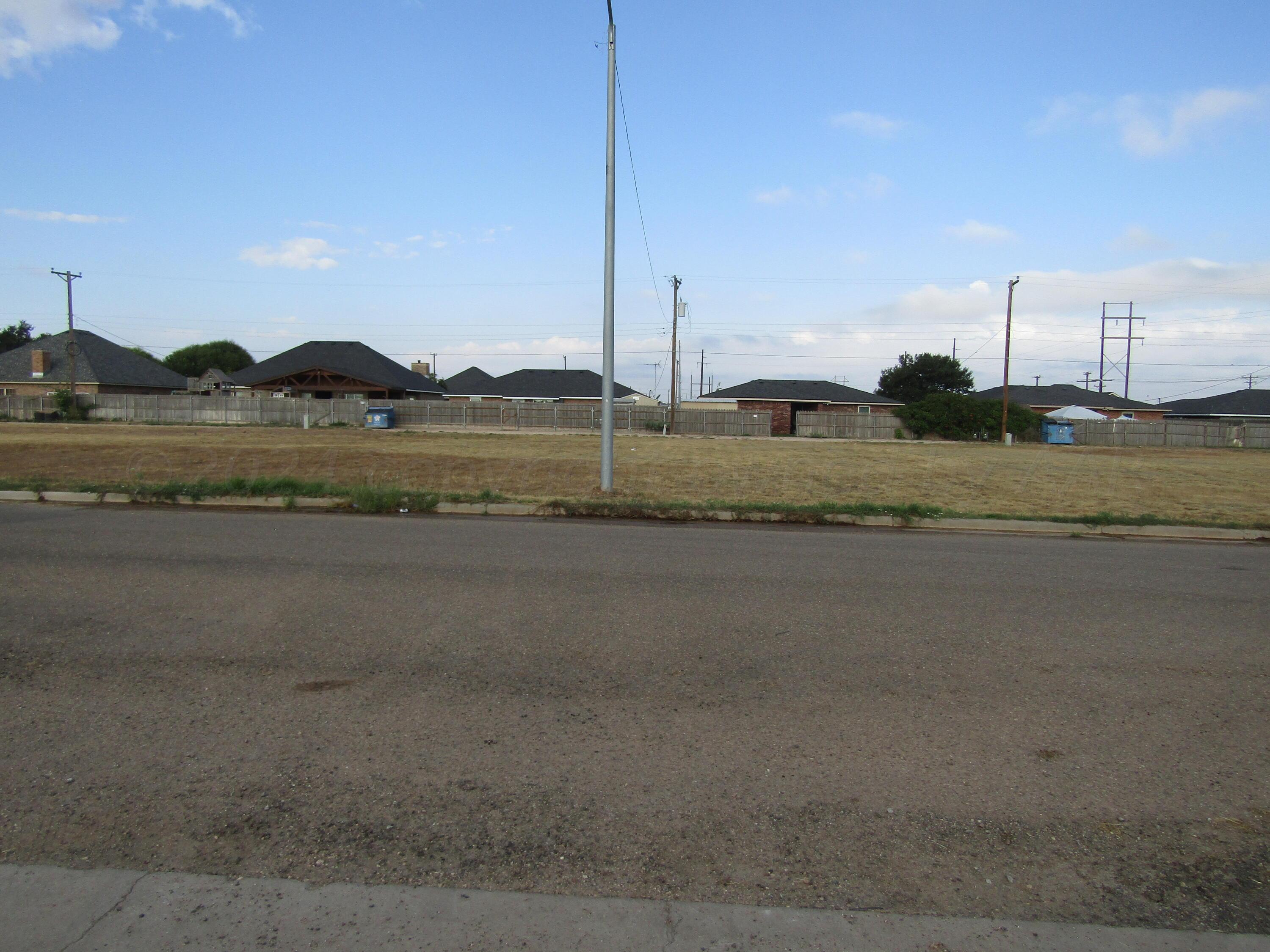 N Greenwood Street, Hereford, Texas image 2