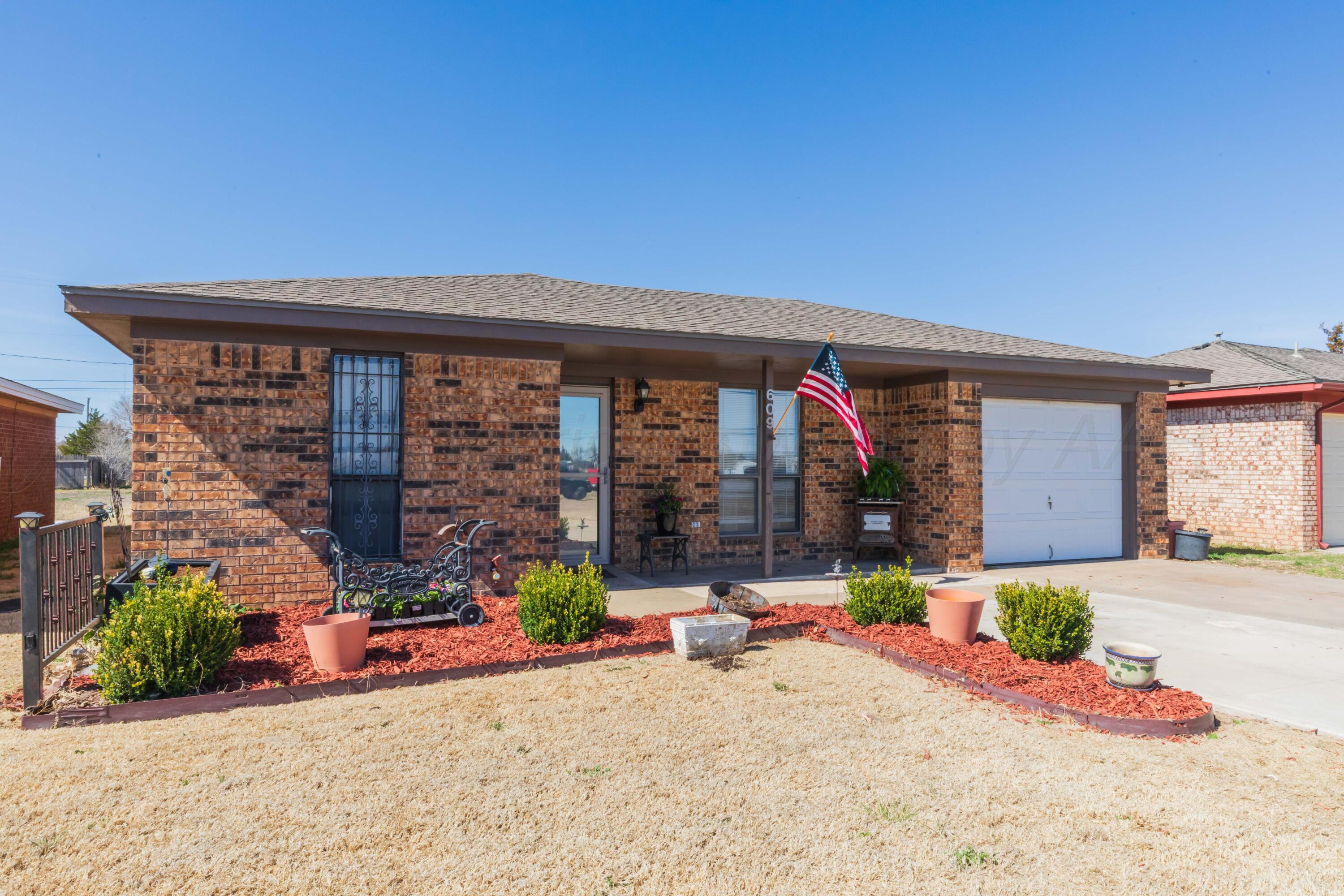 609 W Groom Avenue, Panhandle, Texas image 1