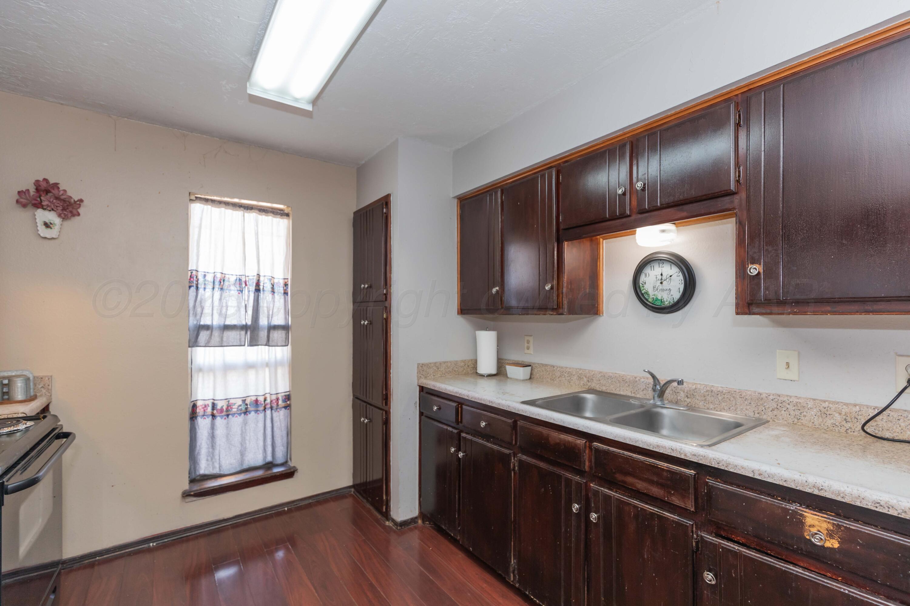 609 W Groom Avenue, Panhandle, Texas image 5