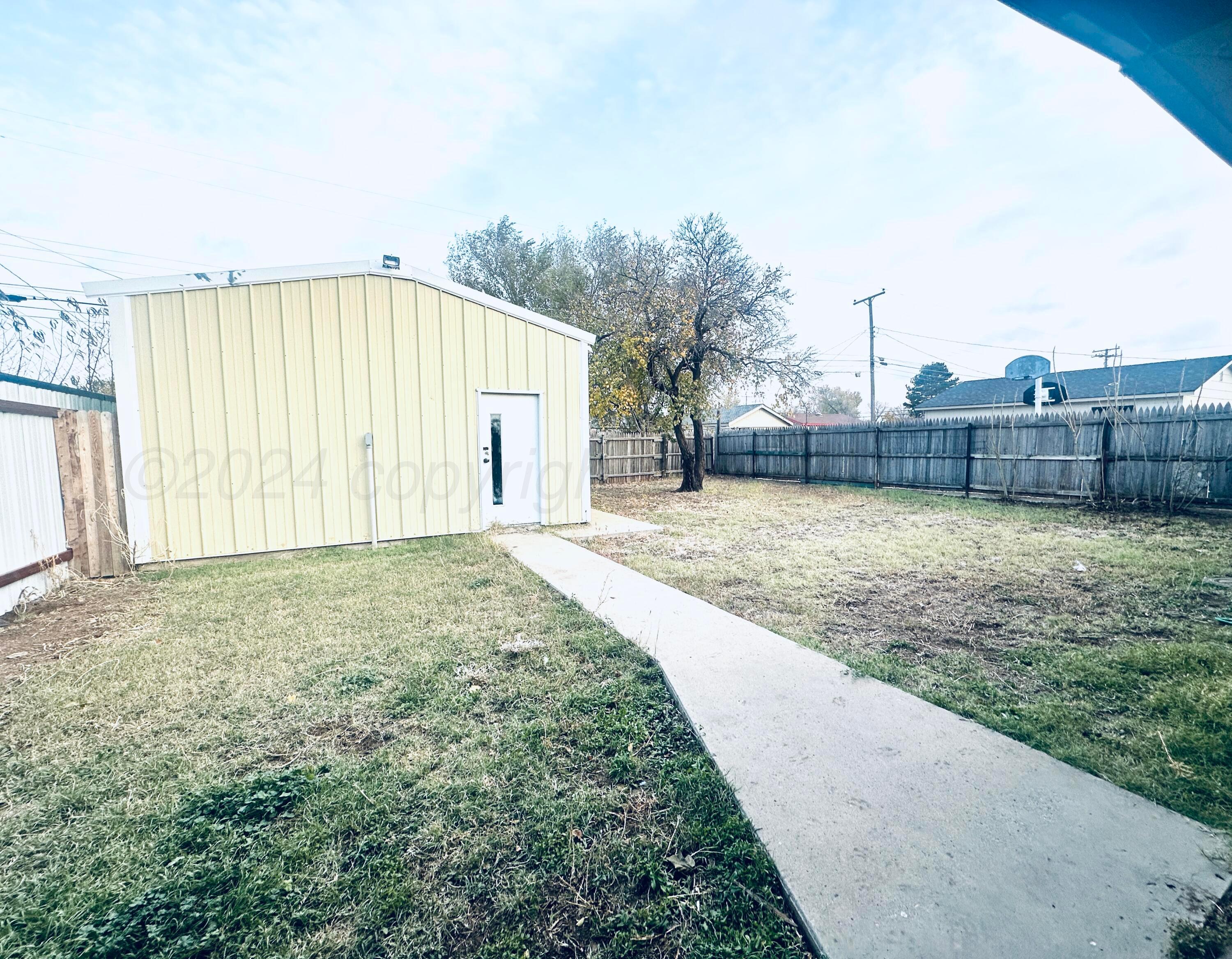 504 N Pine Avenue, Dumas, Texas image 11