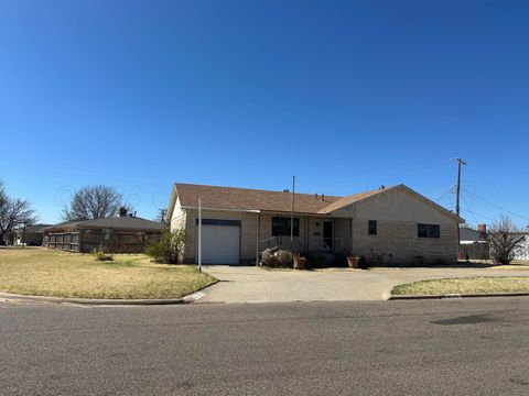 Homes For Sale - 680 Evergreen Street<br/> Borger, TX 79007
