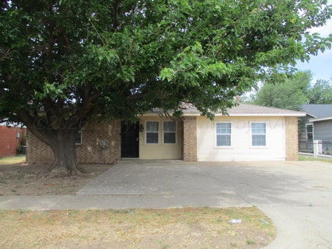 Homes For Sale - 2033 Iris Street<br/> Amarillo, TX 79107