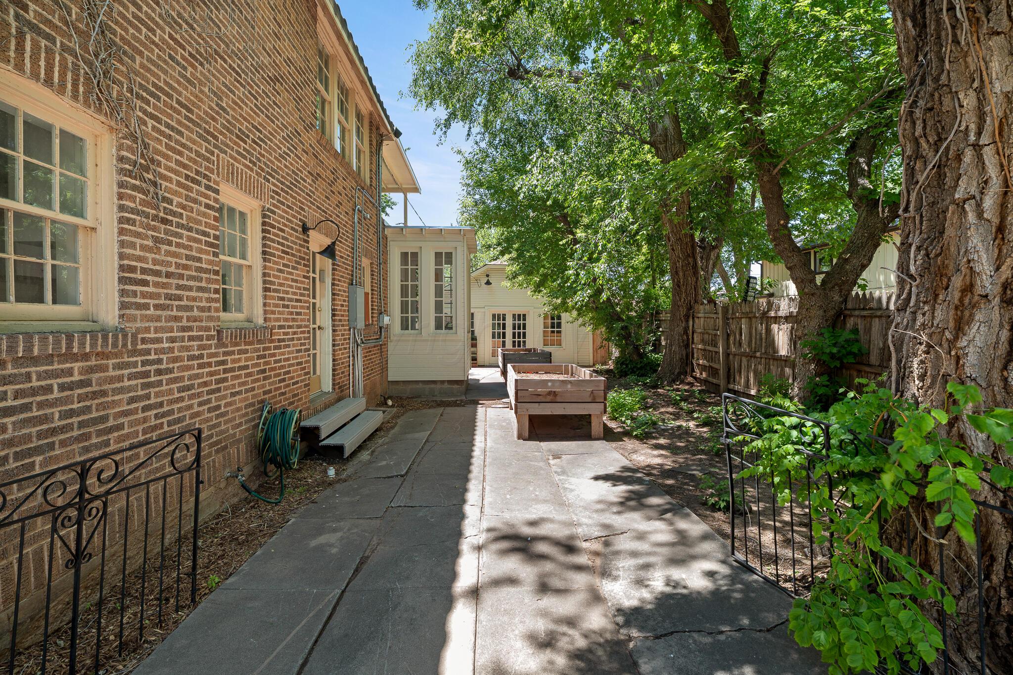 2208 S Hughes Street, Amarillo, Alaska image 40