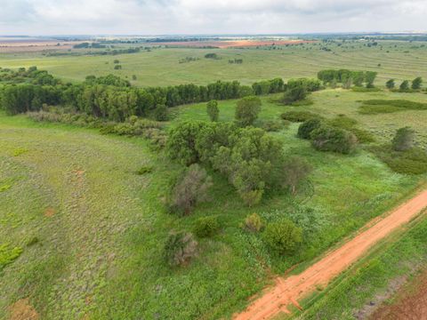 Vacant Land For Sale - Spring Creek 320 Ac<br/> Memphis, TX 79245