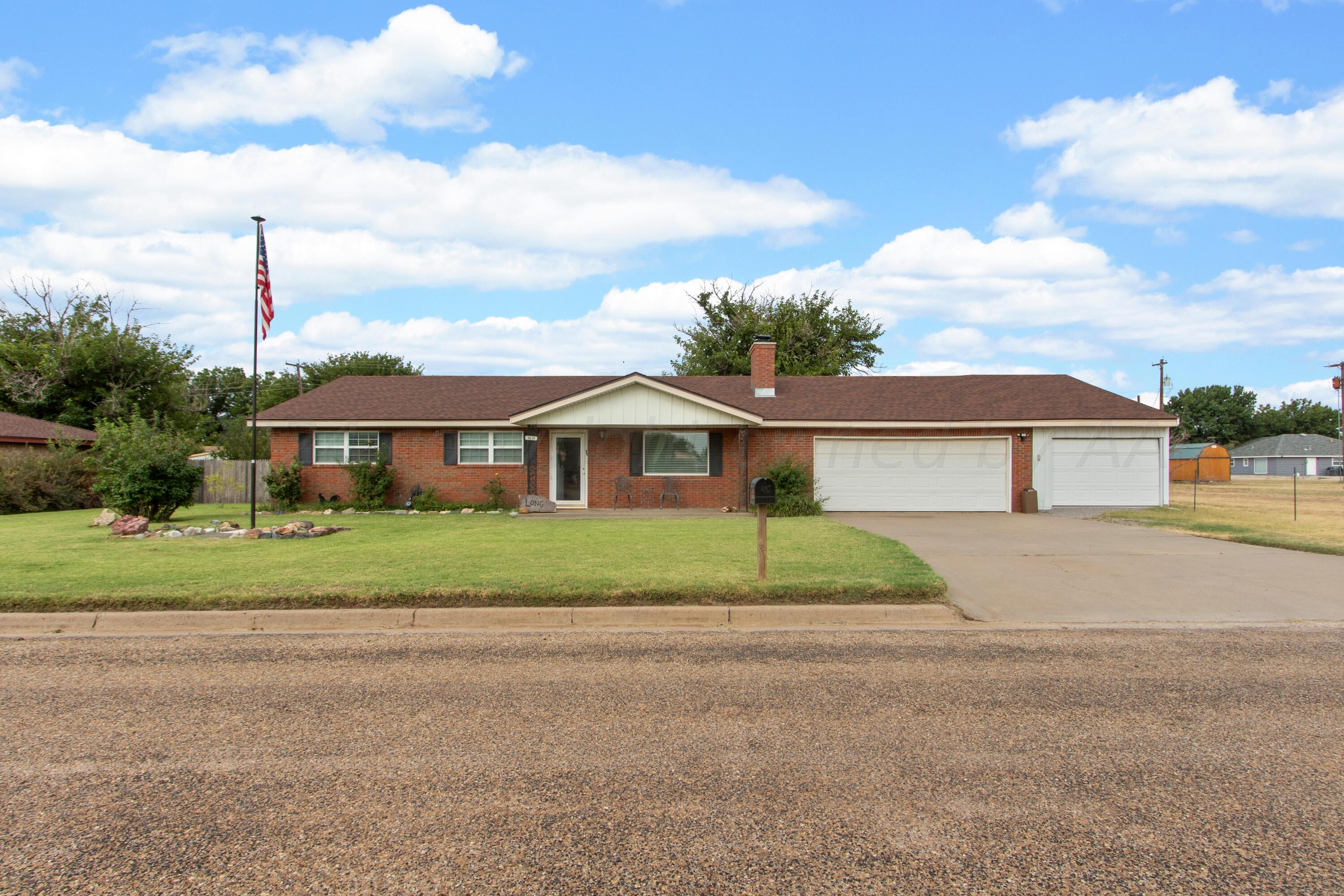 1631 N 17th Street, Memphis, Texas image 1