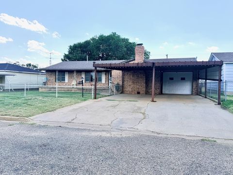 Homes For Sale - 412 Brown Street<br/> Stinnett, TX 79083
