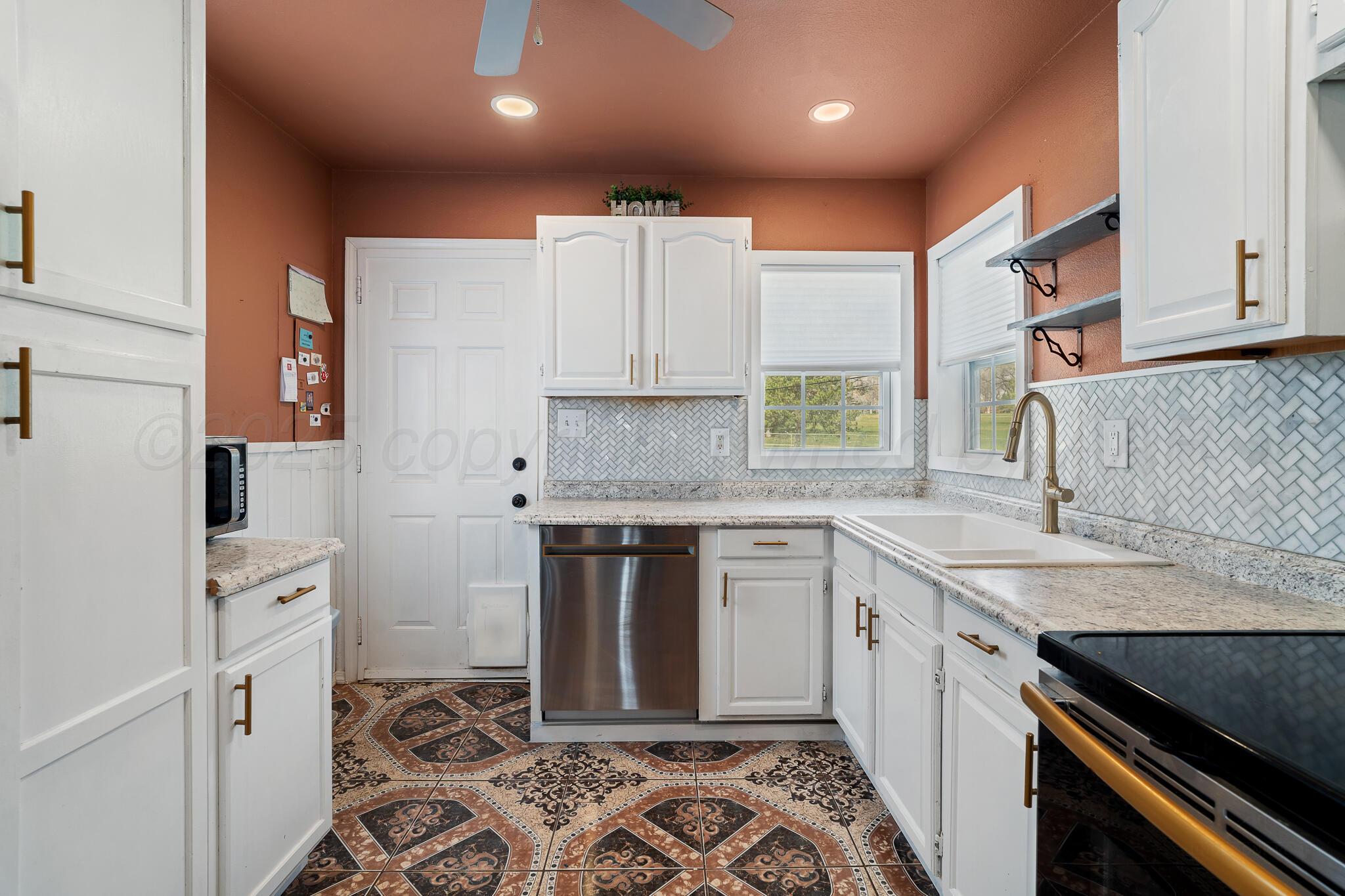 800 S La Salle Street, Amarillo, Alaska image 8