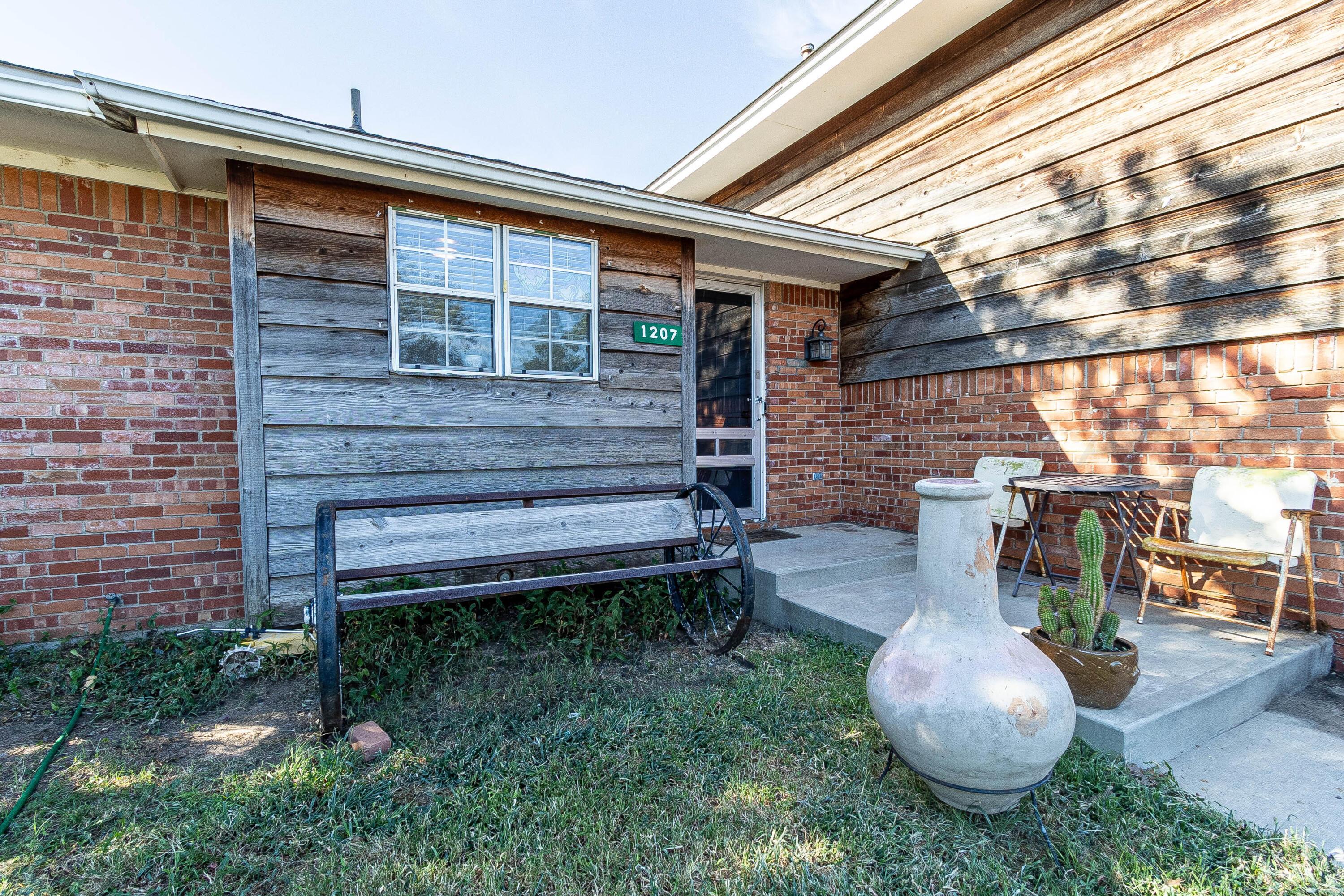 1207 Lee Street, Borger, Texas image 3