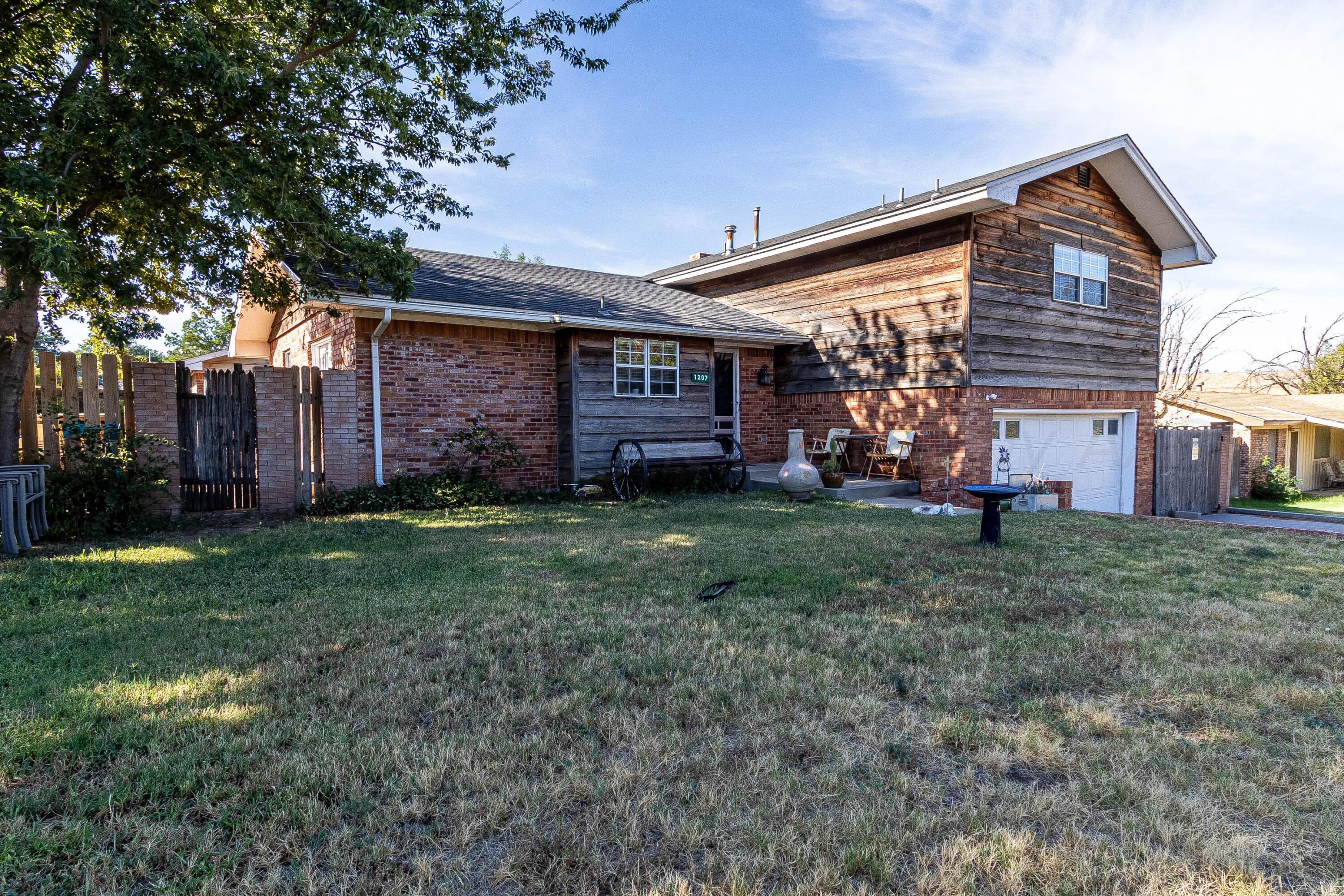 1207 Lee Street, Borger, Texas image 1