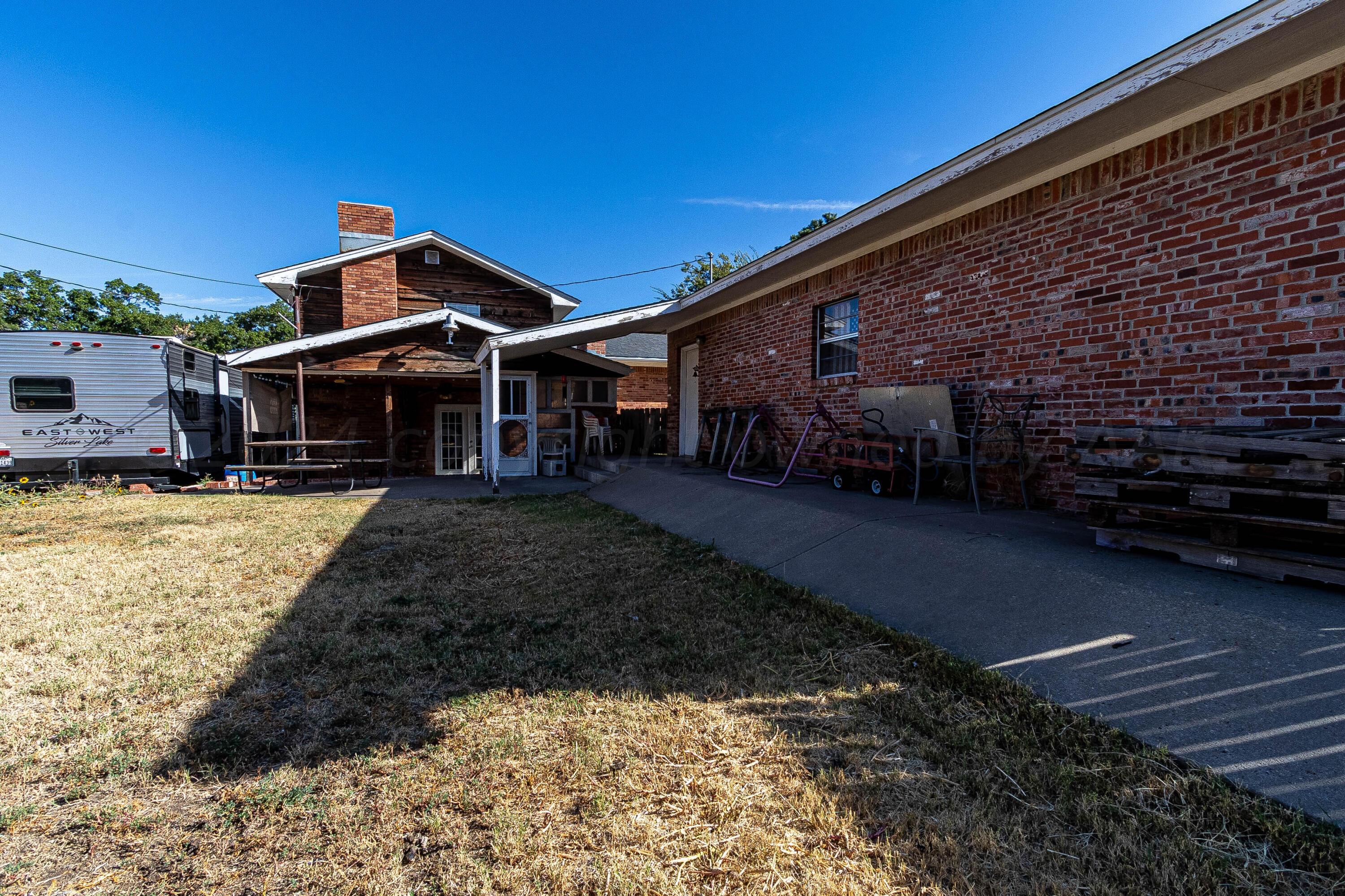 1207 Lee Street, Borger, Texas image 22