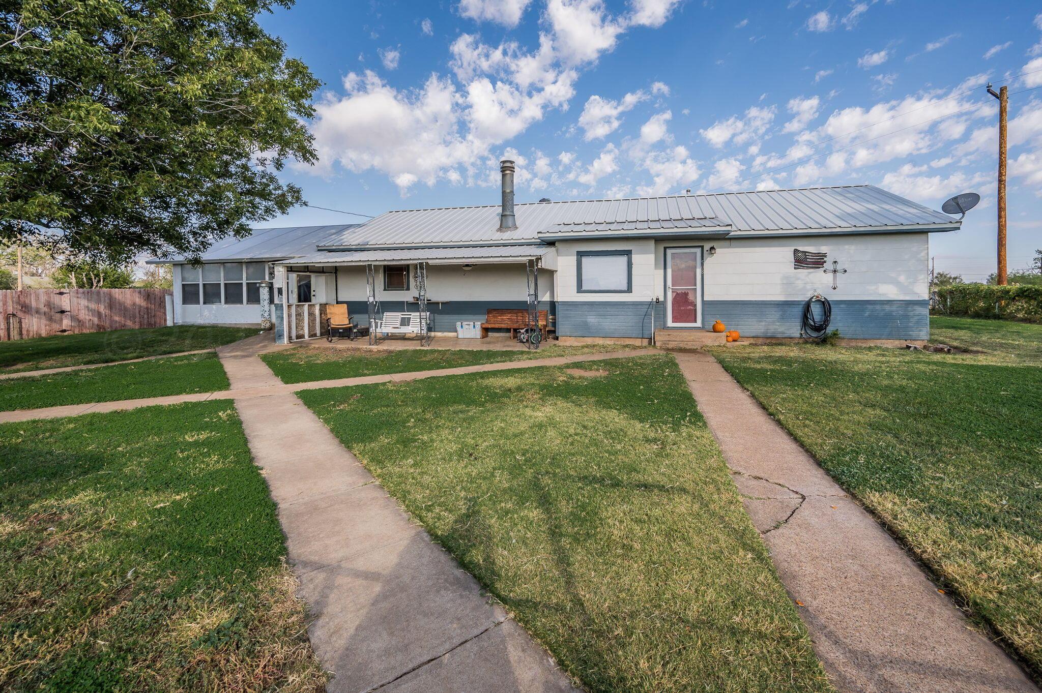 508 Sara Drive, Stinnett, Texas image 1