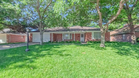 Homes For Sale - 6907 Calumet Road<br/> Amarillo, TX 79106