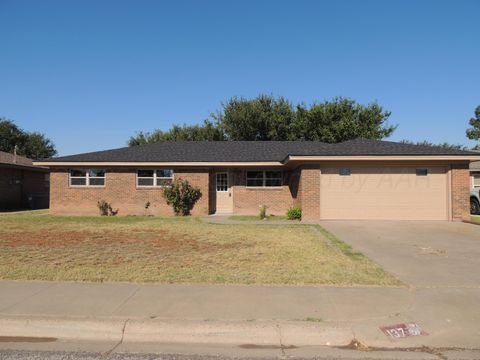 Homes For Sale - 137 Greenwood Street<br/> Hereford, TX 79045