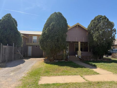 Homes For Sale - 907 Ave I Nw<br/> Childress, TX 79201