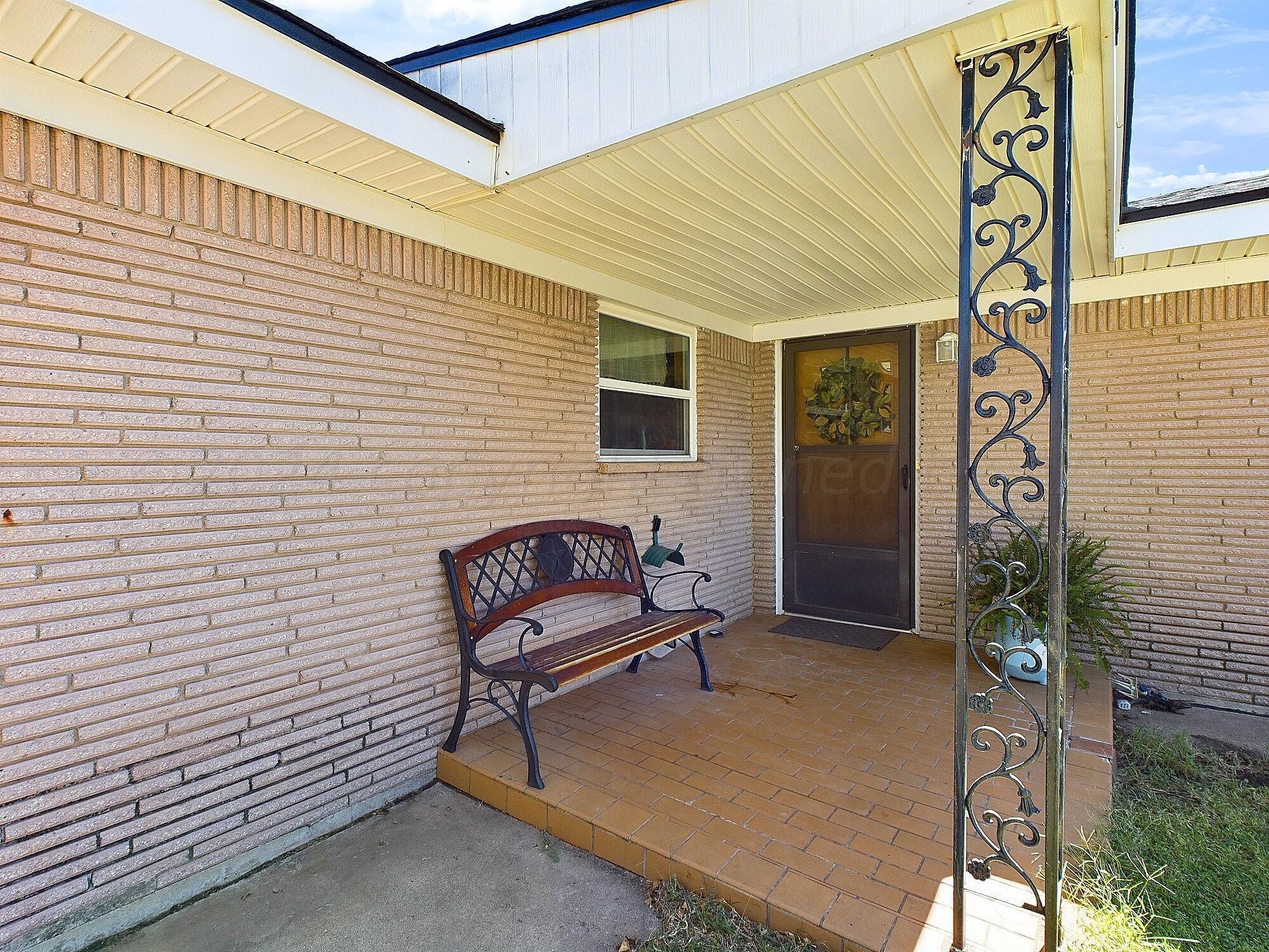 901 N Avenue R Dr, Sunray, Texas image 3