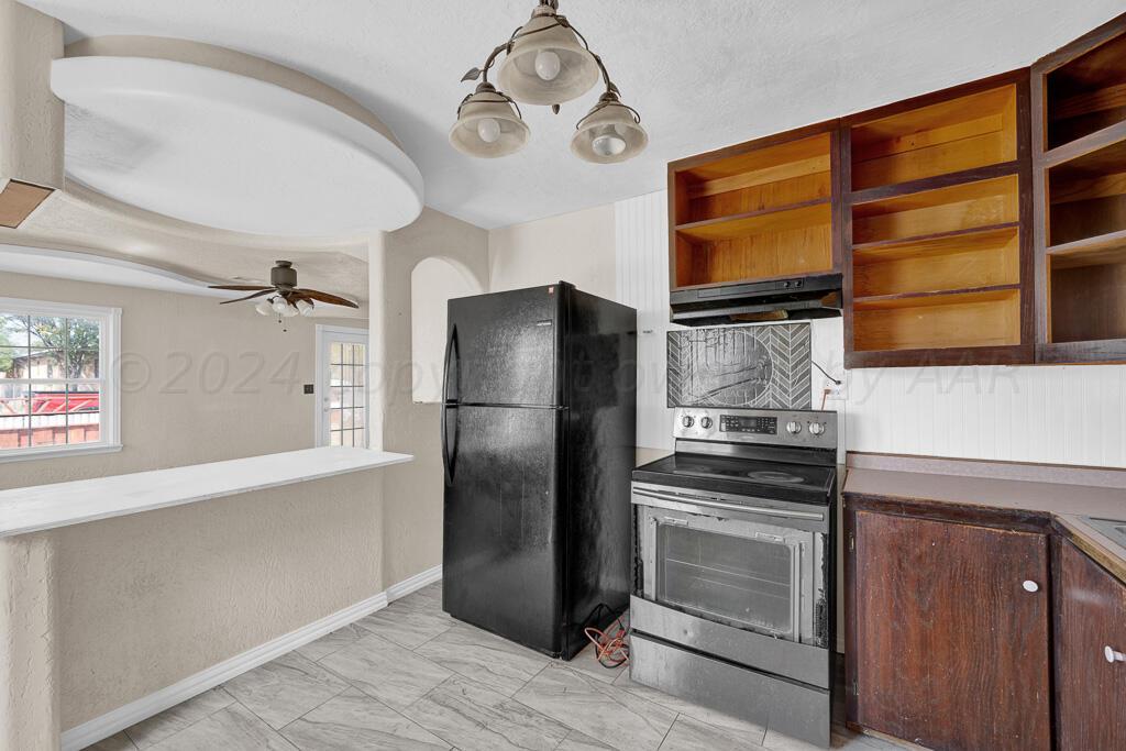 Amarillo, Texas 79107, United States, 2 Bedrooms Bedrooms, ,1 BathroomBathrooms,Residential,Pending,45740