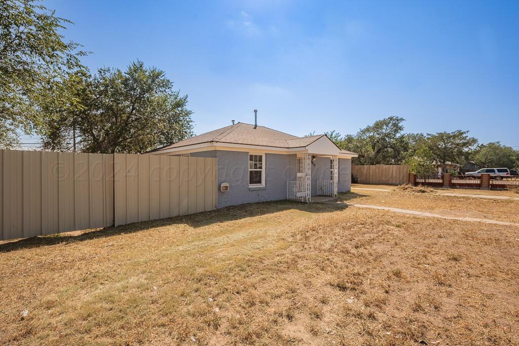 Amarillo, Texas 79107, United States, 2 Bedrooms Bedrooms, ,1 BathroomBathrooms,Residential,Pending,45740