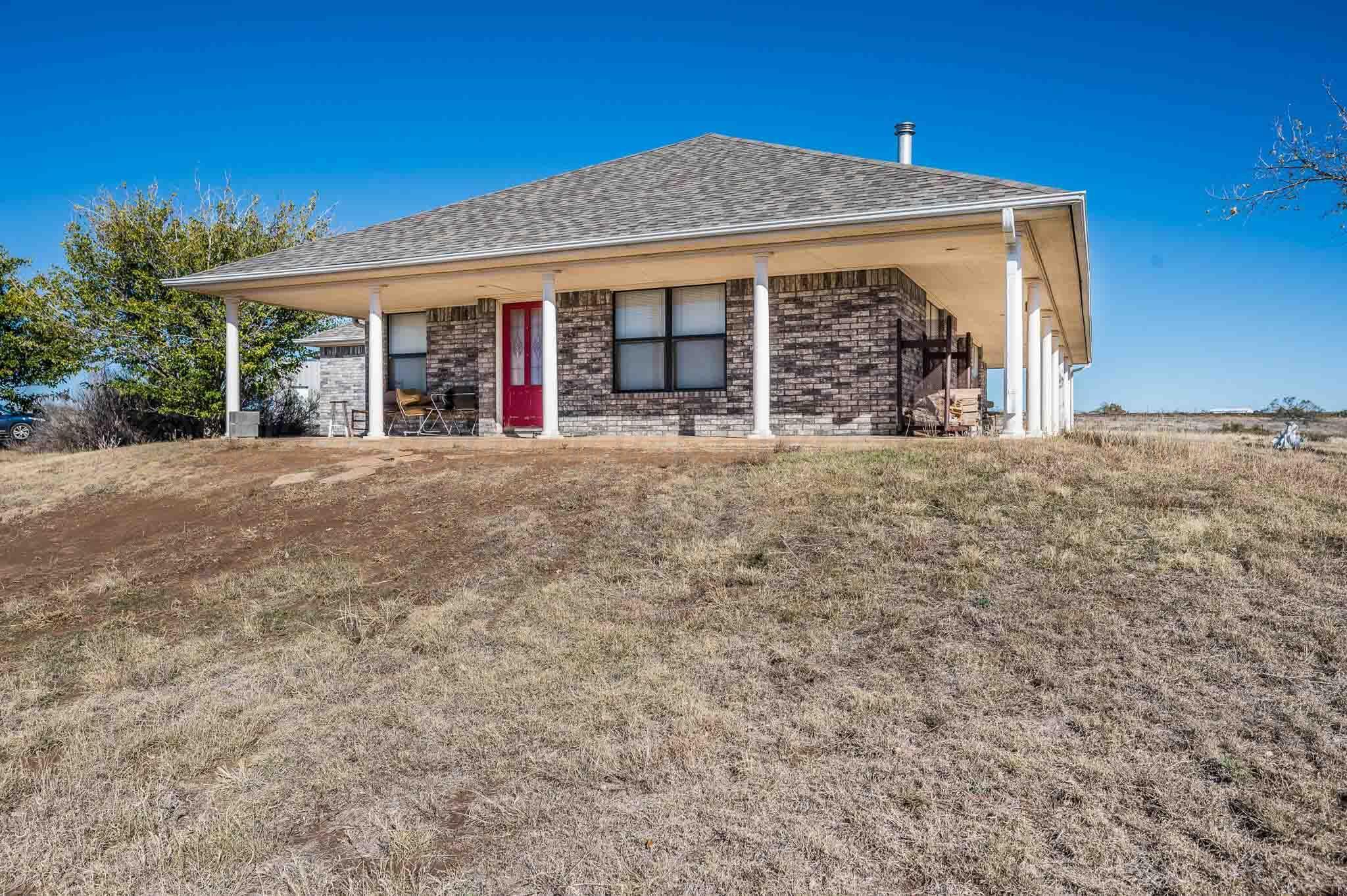 2300 E Willow Creek Drive, Amarillo, Texas image 4